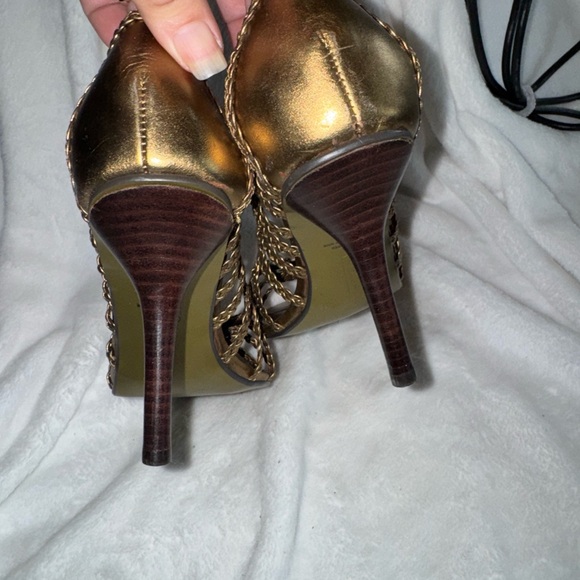 Steven by Steve Madden Gold Strappy Woven Heels, Size 8 - Picture 5 of 8